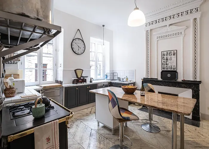 Belvedere De Montmiral * Castelnau-de-Montmiral