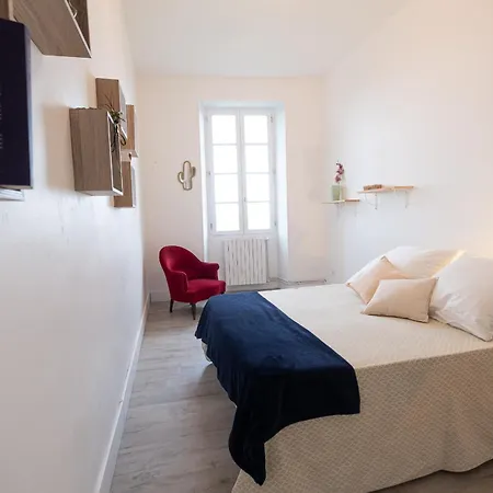 Belvedere De Montmiral * Castelnau-de-Montmiral