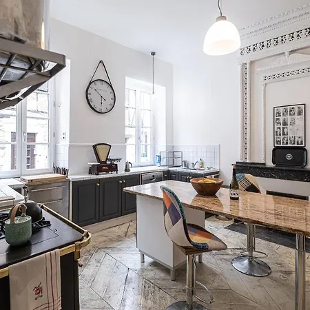 Belvedere De Montmiral * Castelnau-de-Montmiral